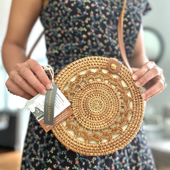 NWT Handwoven artisanal Rattan Round Bag - Picture 2 of 9